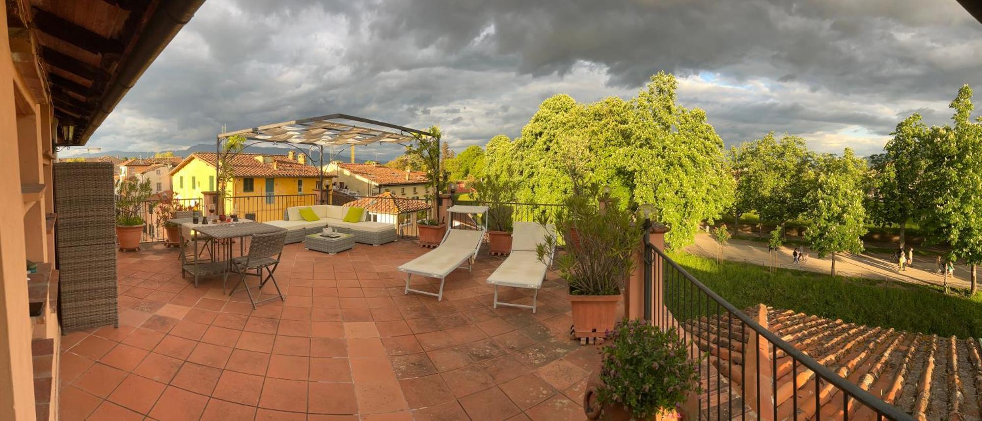 La Terrazza Fra Le Torri Lejlighed Lucca Eksteriør billede