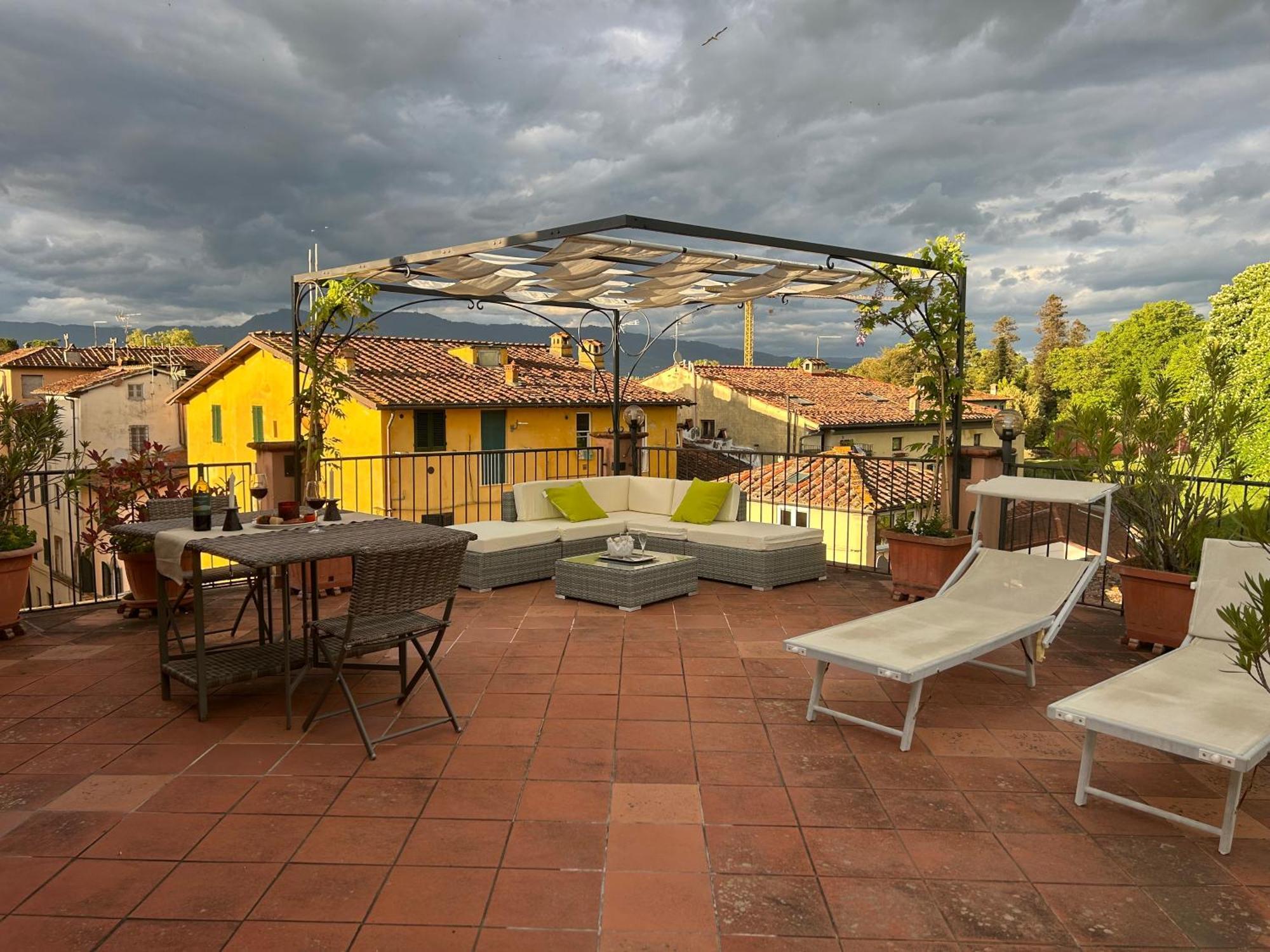 La Terrazza Fra Le Torri Lejlighed Lucca Eksteriør billede