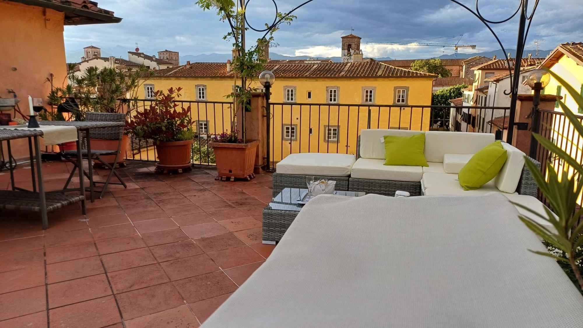 La Terrazza Fra Le Torri Lejlighed Lucca Eksteriør billede